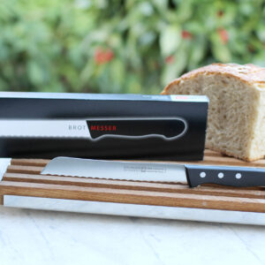 Brotmesser mit dreifach genietetem Griff aus POM