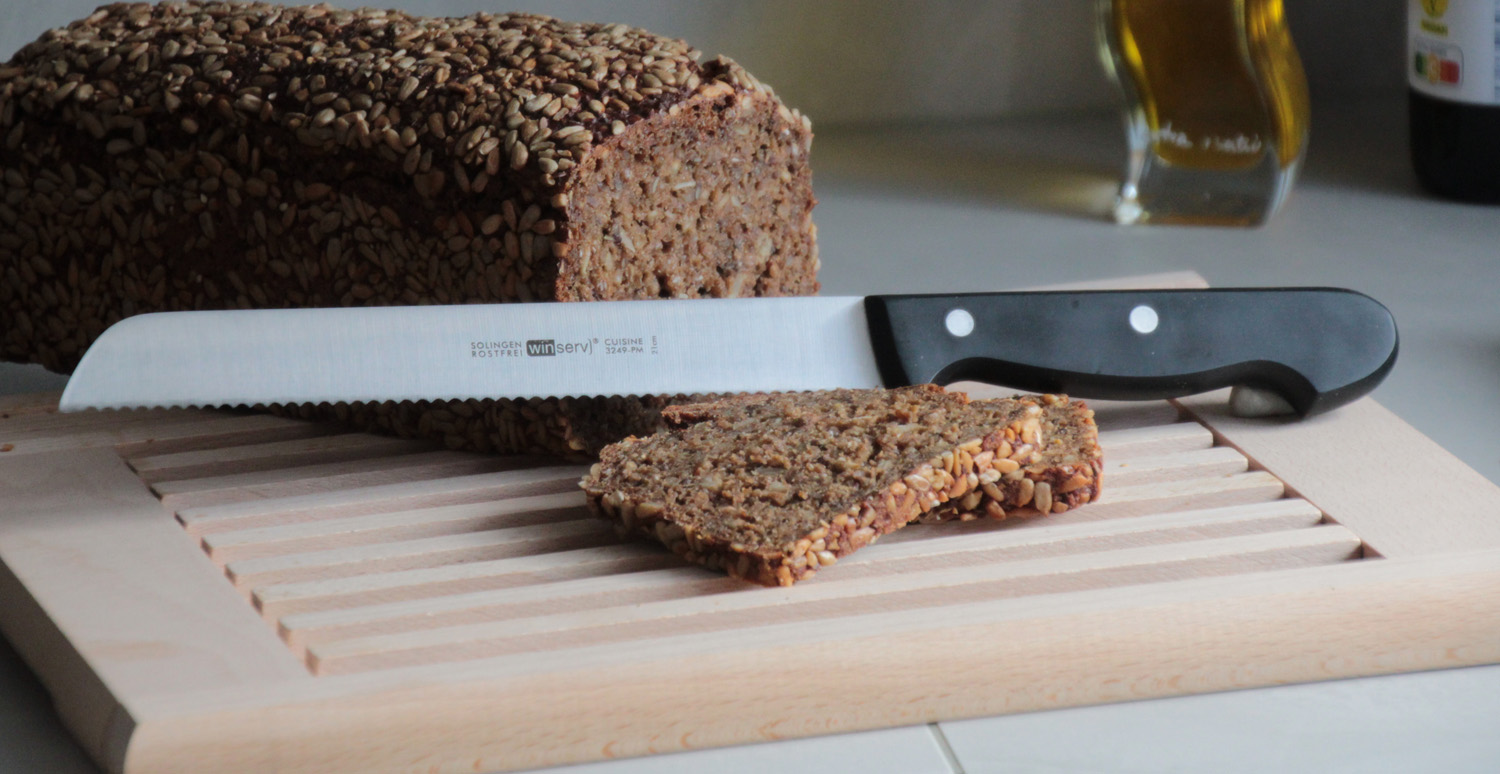 Winserv-Brotmesser mit Wellenschliffklinge und Mikrozahnung